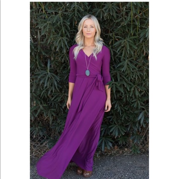 Dresses & Skirts - Gorgeous purple dress